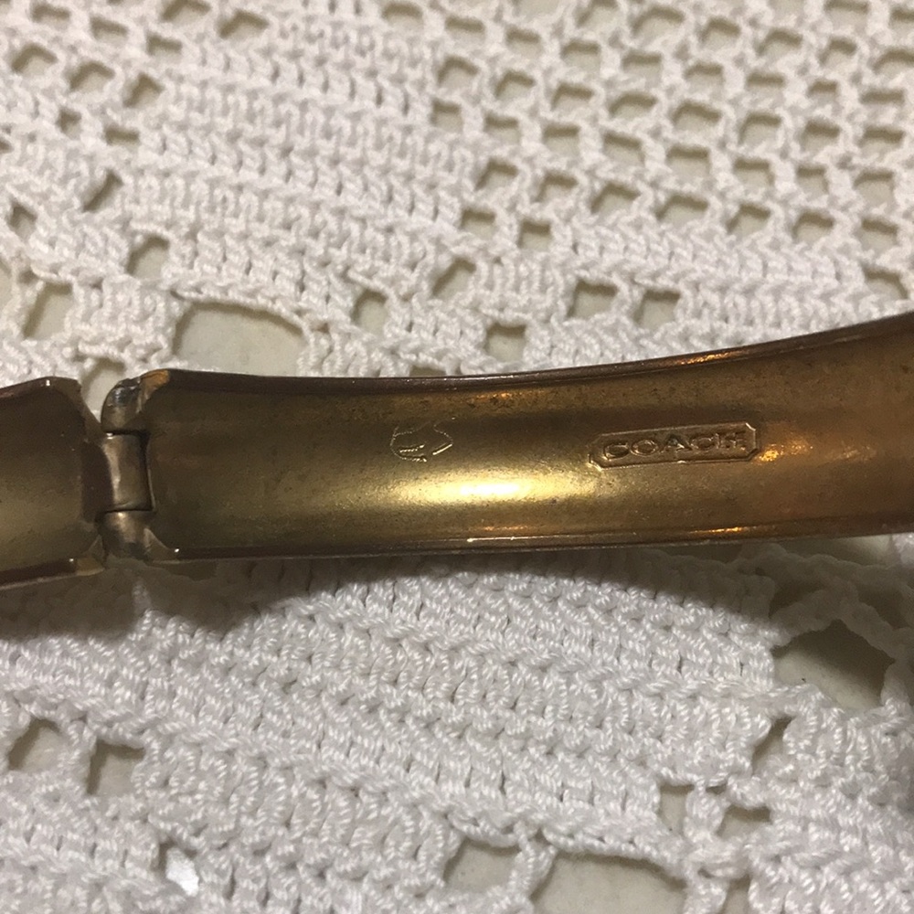 🐞Vintage Coach Brass & White Enamel Wide Latch Bangle Bracelet - Picture 4 of 8
